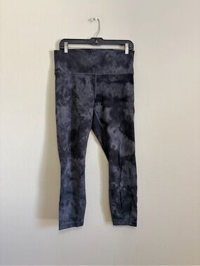 Lululemon High Rise Cropped Leggings
Diamond Dye Pitch Graphite Grey size 12